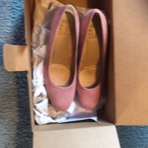 Naturalizer suede blush high heels